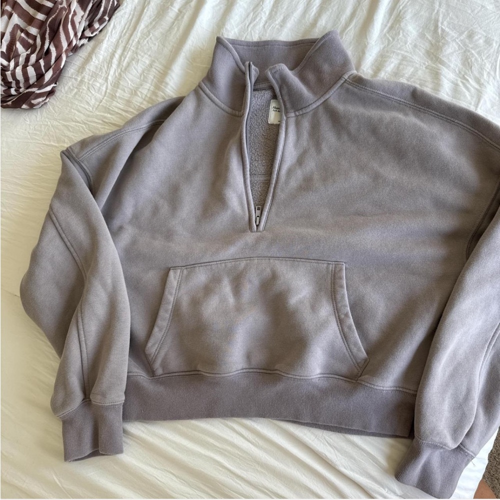 Abercrombie and Fitch Soft AF max Essentials zip up pullover size medium